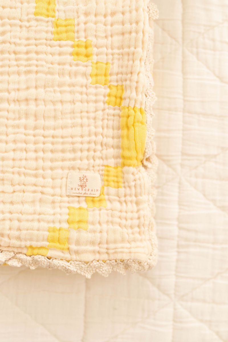 Layered gauze blanket - butter