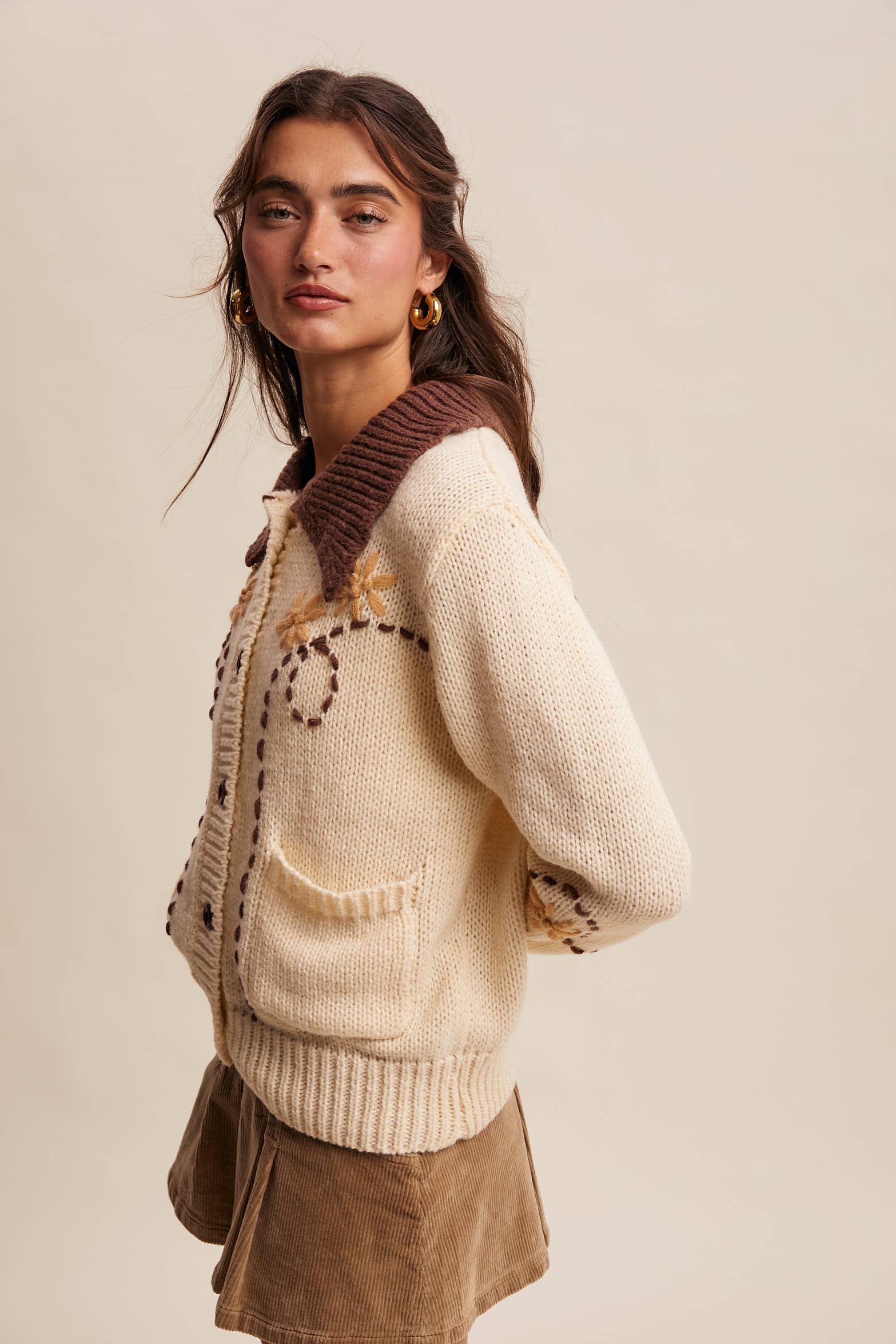 Embroidered Collar Knit Cardigan
