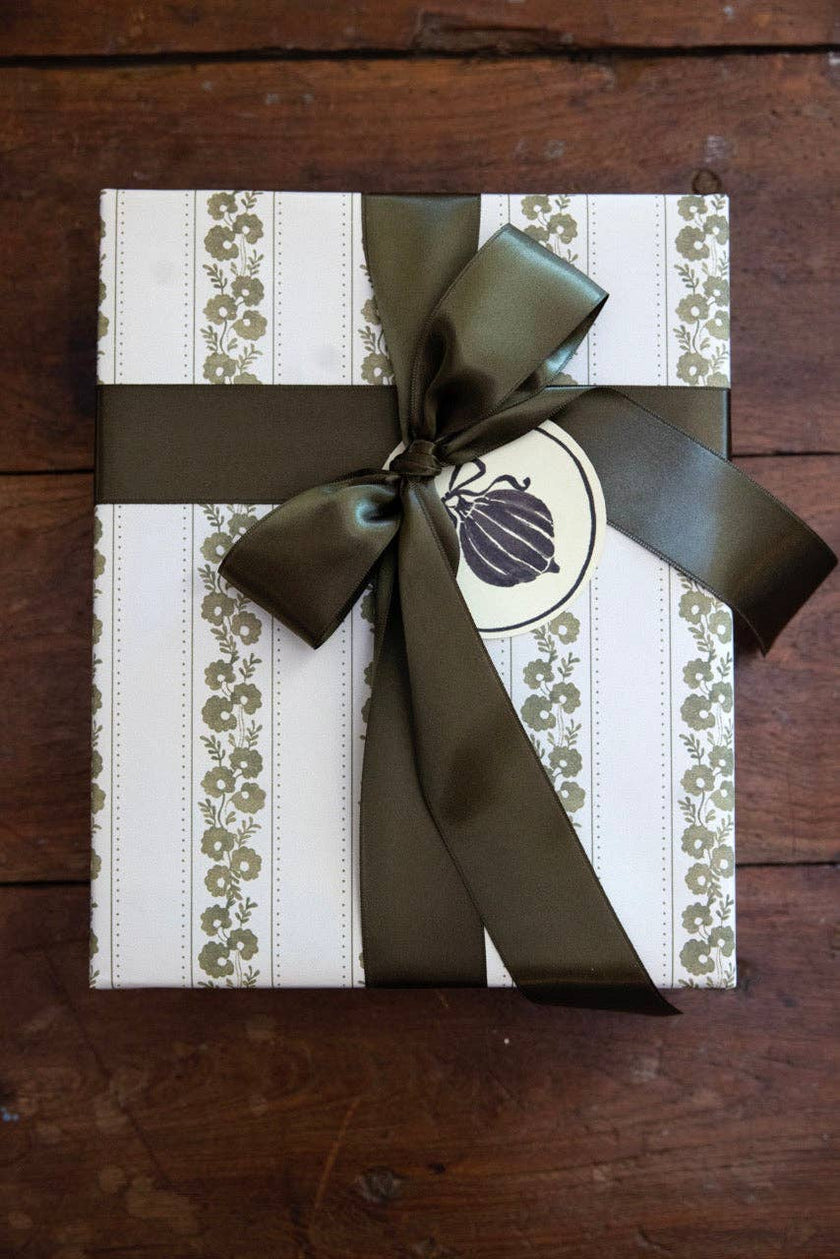 'Yuletide' wrapping paper set