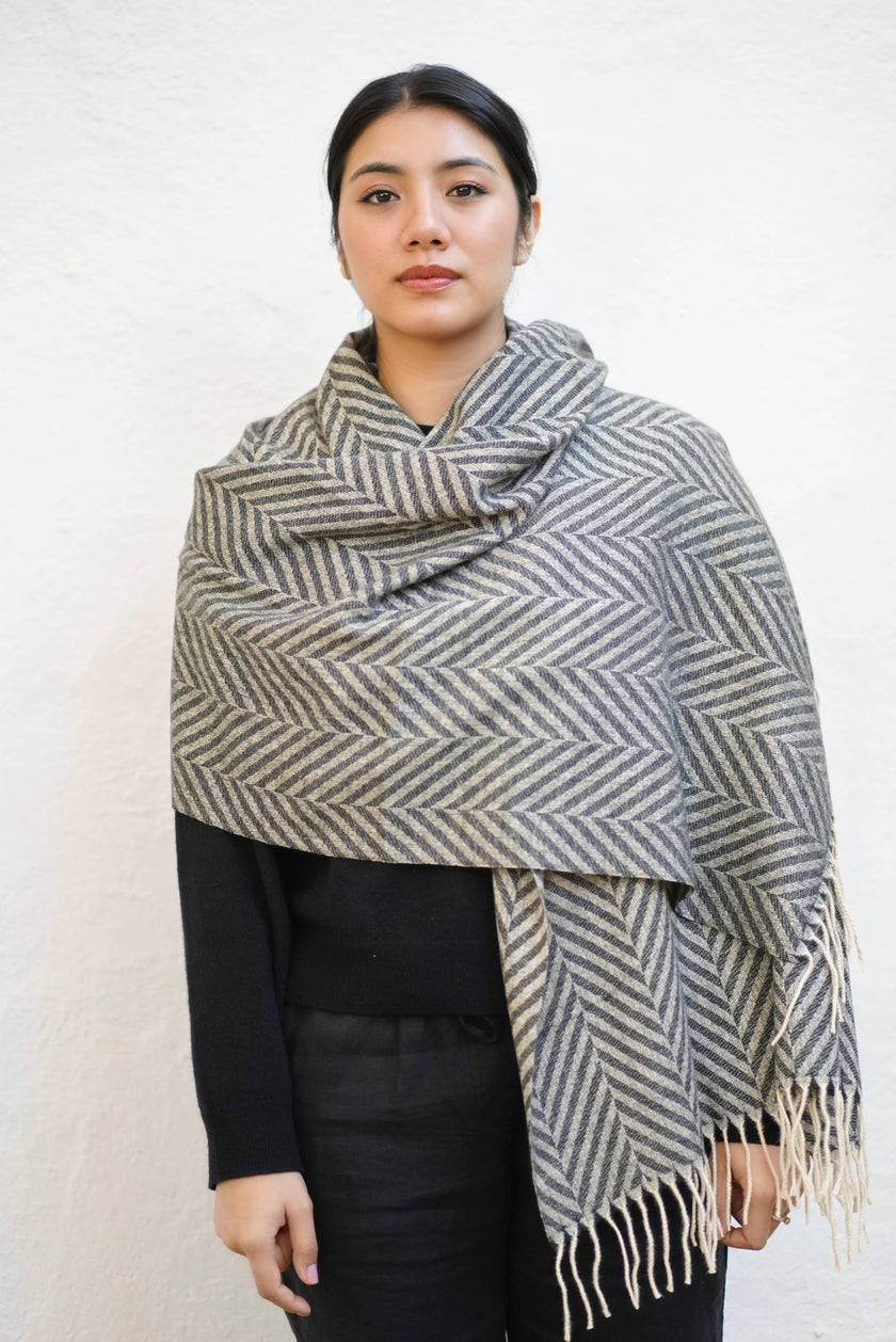 Cashmere Herringbone Stole Black