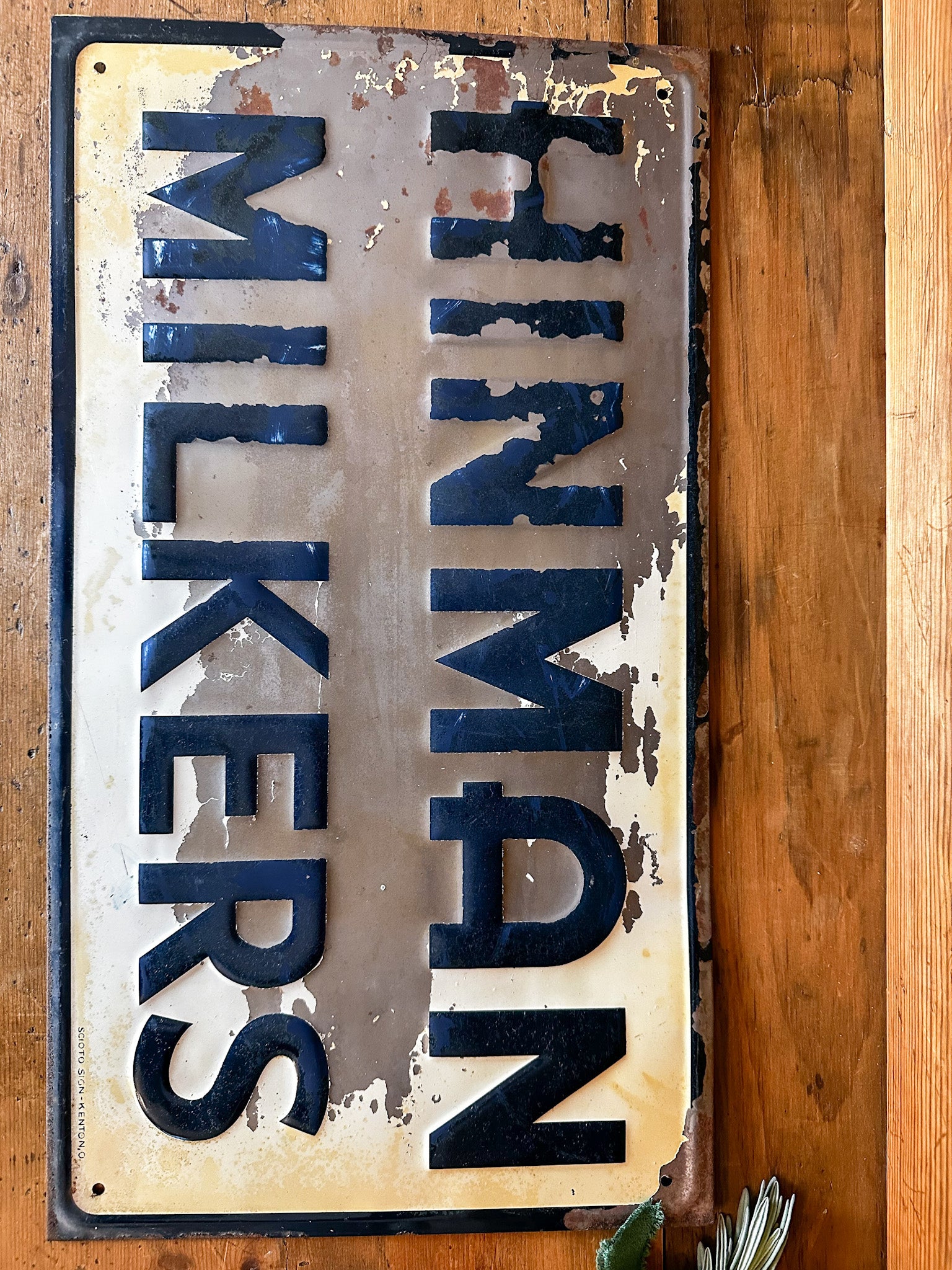 Vintage 20x11 Hinman Milkers Tin Sign Authentic Scioto Sign