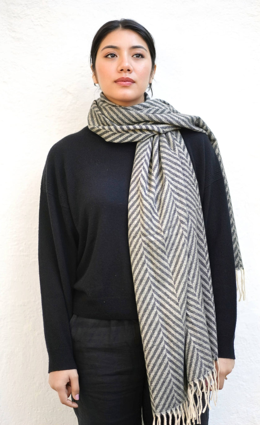 Cashmere Herringbone Stole Black