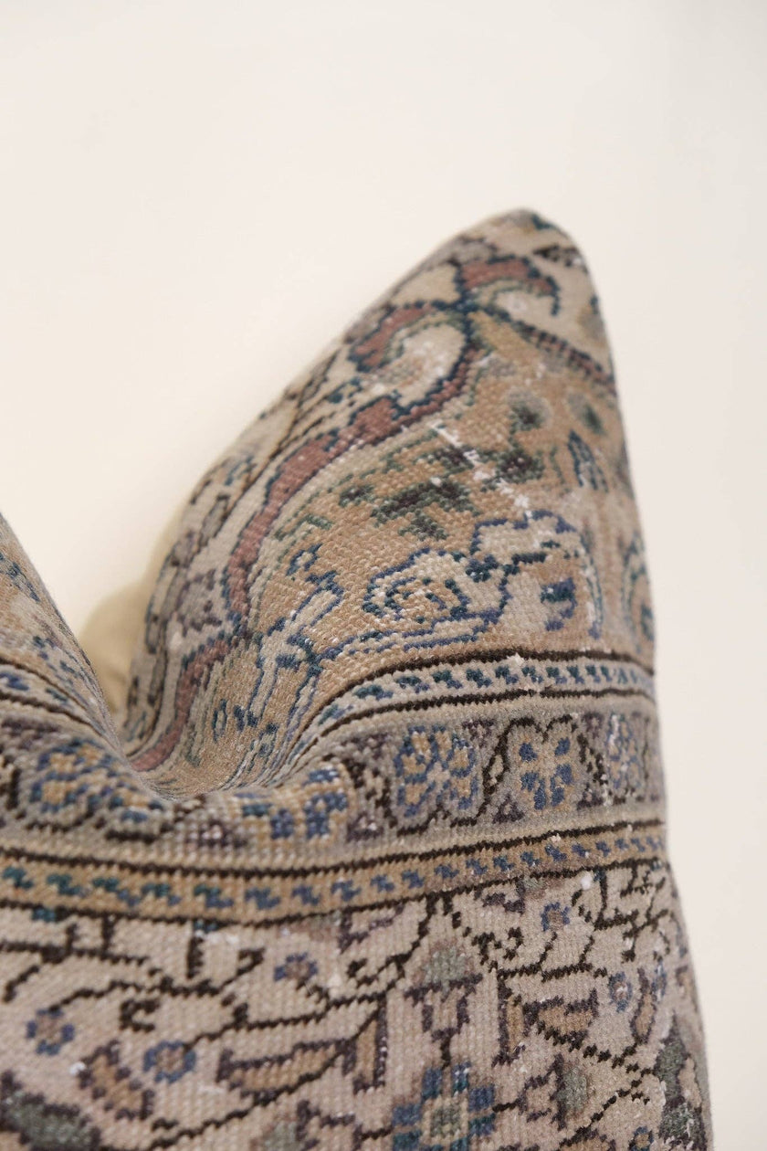 Suley Turkish Vintage Rug Pillow No.1 (20X20)