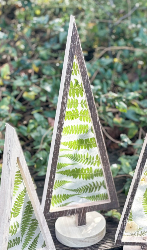 GD Handmade Resin, Wood, and Dried Fern or Floral Tree