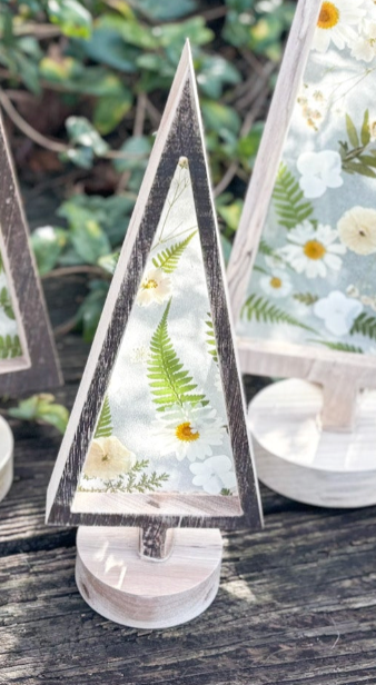 GD Handmade Resin, Wood, and Dried Fern or Floral Tree