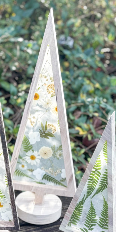 GD Handmade Resin, Wood, and Dried Fern or Floral Tree