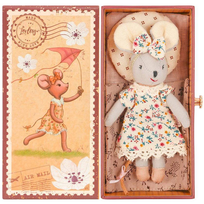 Levlovs Mouse Chloe in Stamp Holder Box with Bedding  