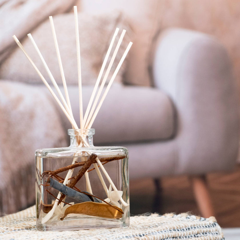 Cashmere Oak Botanical Reed Diffuser