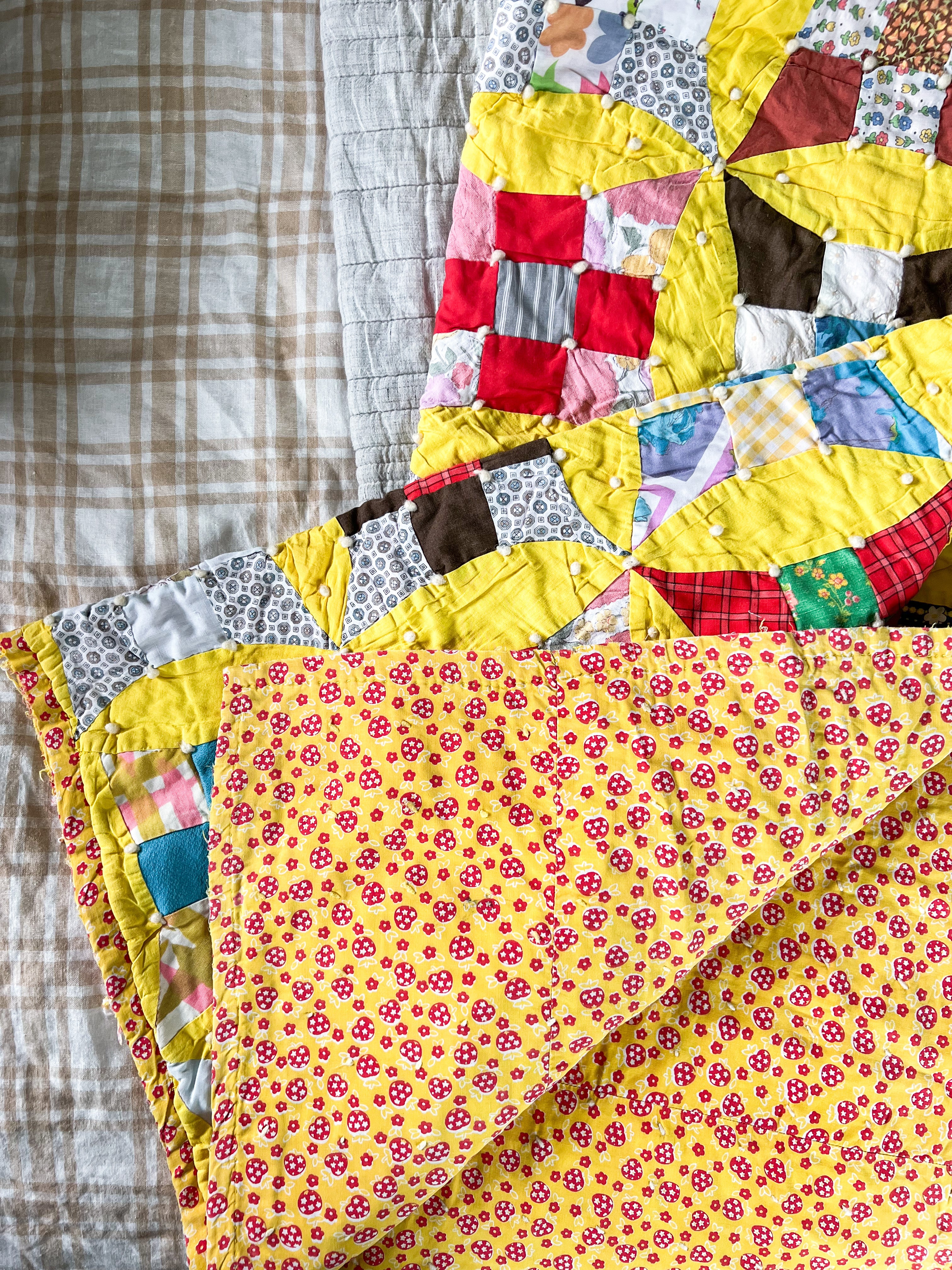 Bright Vintage 1960s Quilt with Knotting